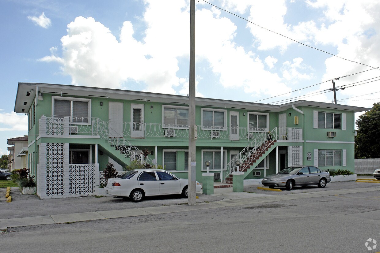 Primary Photo - 4490 W Flagler St