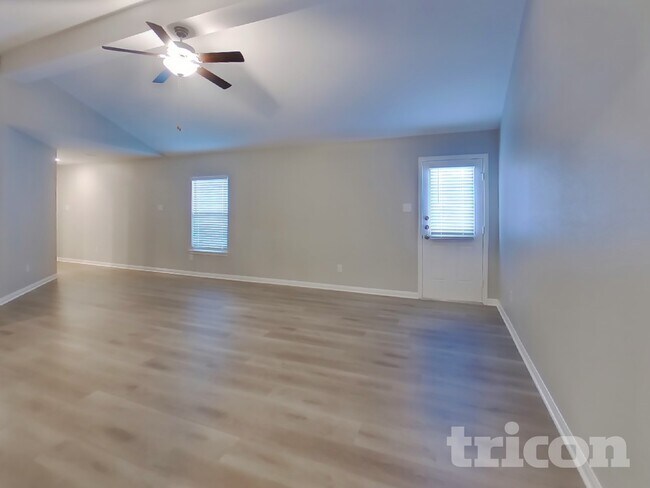 Foto del edificio - 23048 Shakespeare Dr