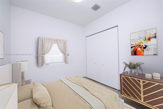 Foto del edificio - 3662 SW 24th Ter
