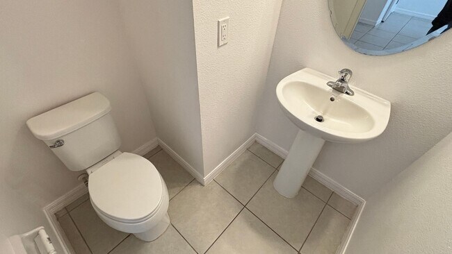 Foto del edificio - 3BD/2.5BA Town Home in Goldenrod Reserve C...