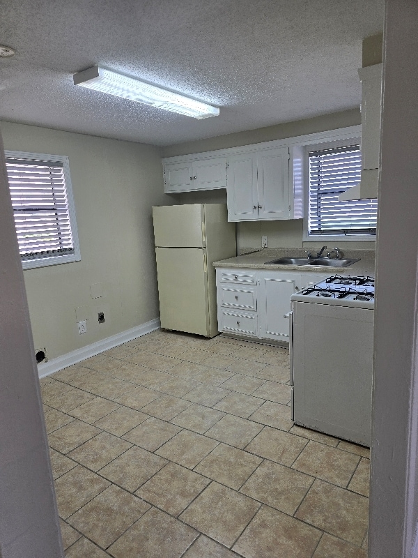 Building Photo - 614 Fairview Ave