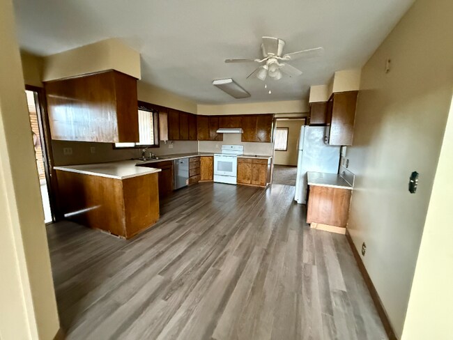 Foto del edificio - 565 Franklin Ct