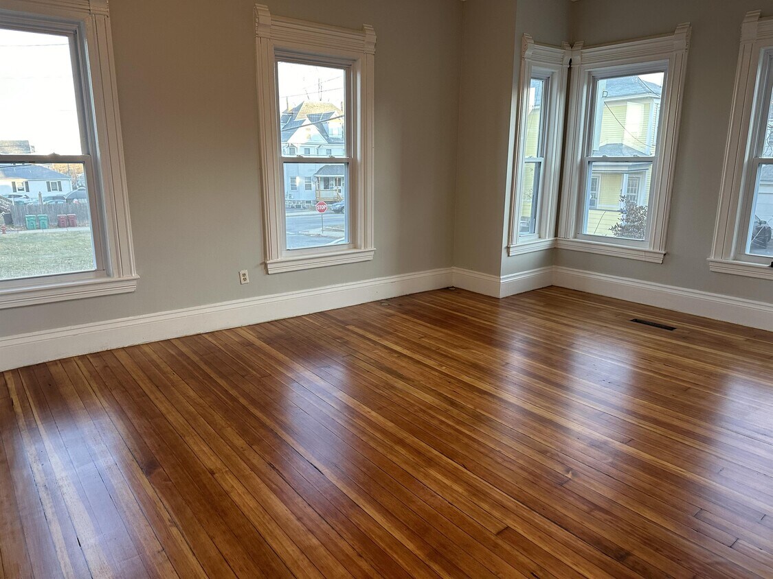 203 Gibson St Unit 1, Lowell, MA 01851 Room for Rent in Lowell, MA