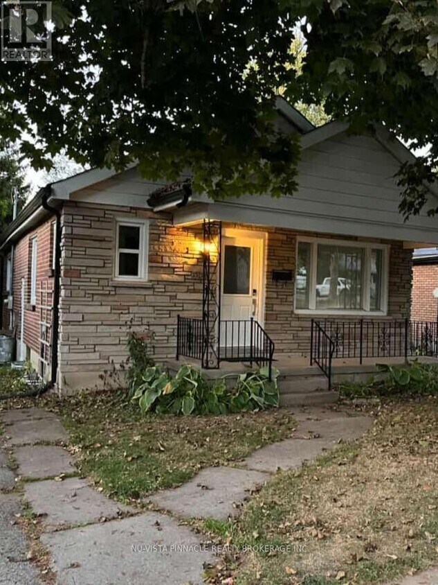 Primary Photo - 616 Grosvenor St