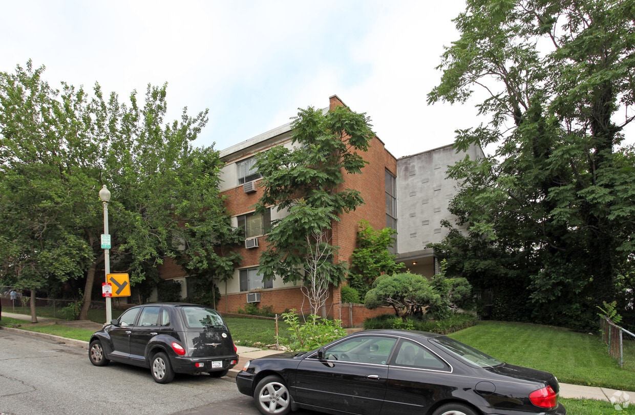 Primary Photo - 350 U St NE