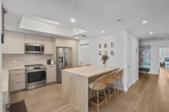 Foto del edificio - 3330 NE 190th St