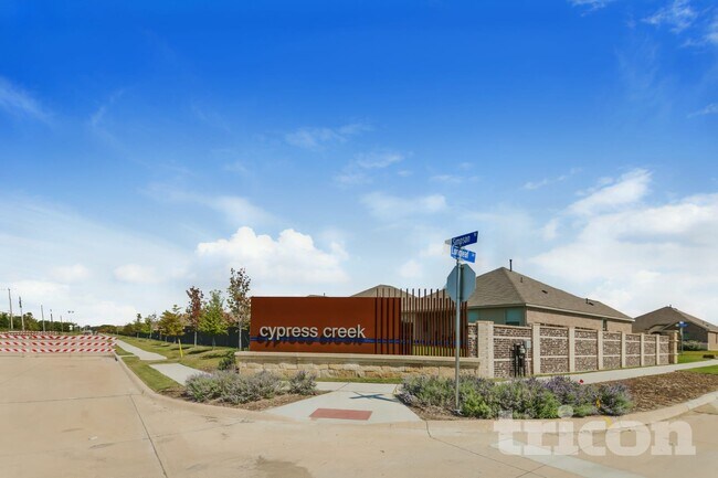 Building Photo - 2411 Carlow Ln