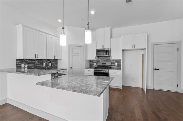 Building Photo - 6059 Rivendell Dr