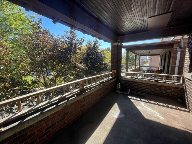 Foto del edificio - 250 E 9th St
