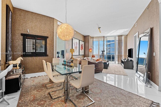 Building Photo - 15811 Collins Ave