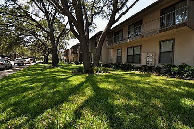 Building Photo - 5909 Birchbrook Dr