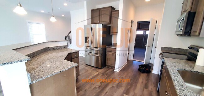 Foto del edificio - Charming 3 Bed, 2.5 Bath Home with Granite...