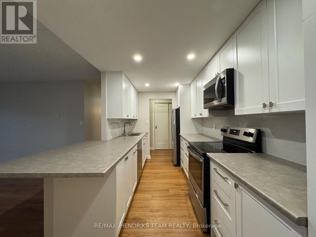 Building Photo - 19A High St