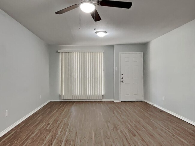 Building Photo - Coming Soon! 4 BR/1.5BA | Newly Renovated Single Family Home | Large backyard | In Mesquite!
