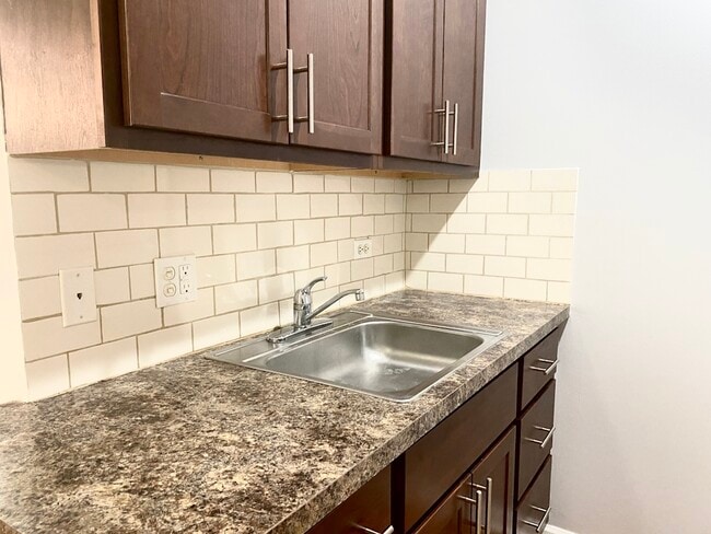 Foto del edificio - 4241 N Kenmore Ave