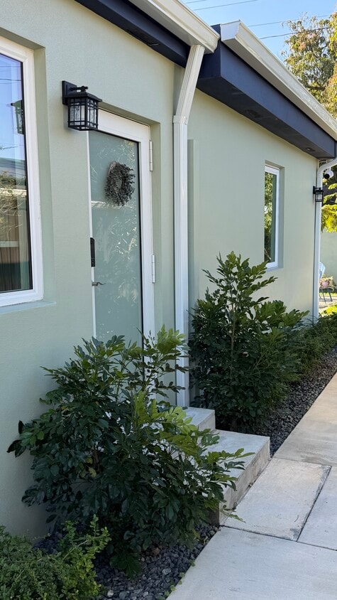 Photo - 560 SE 6th St (Hialeah, FL)