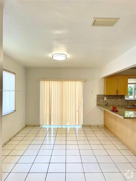 Kirkland Heights Apartments for Rent with a Yard Miami, FL 1