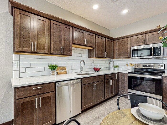 Foto principal - Stratford Crossing Townhomes - 1046 NW Vic...