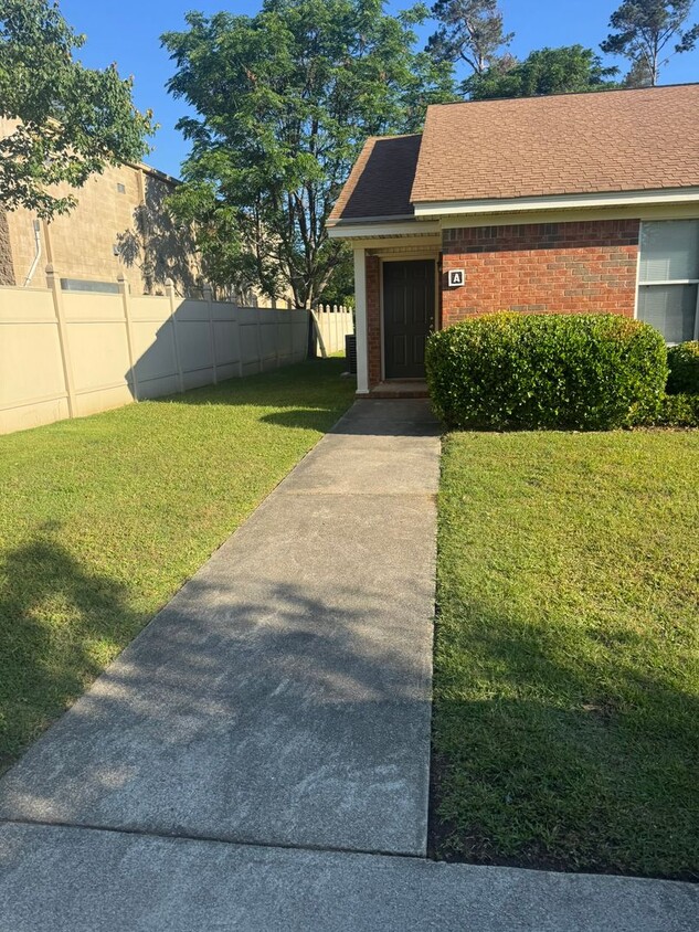 Foto principal - Remodeled Duplex on Belair Road