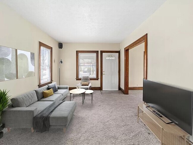 Building Photo - 80 E Ido Ave