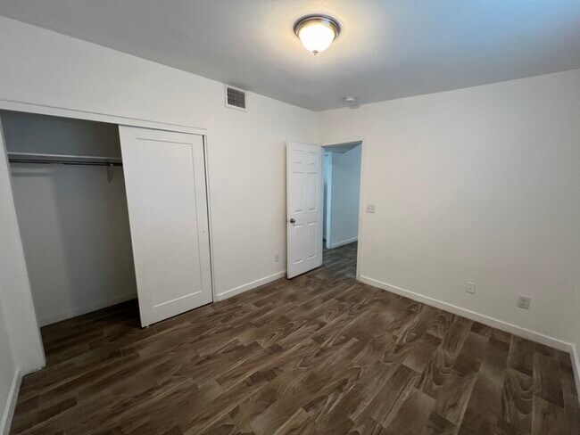 Foto del edificio - 1545 W Tonto St Unit 5
