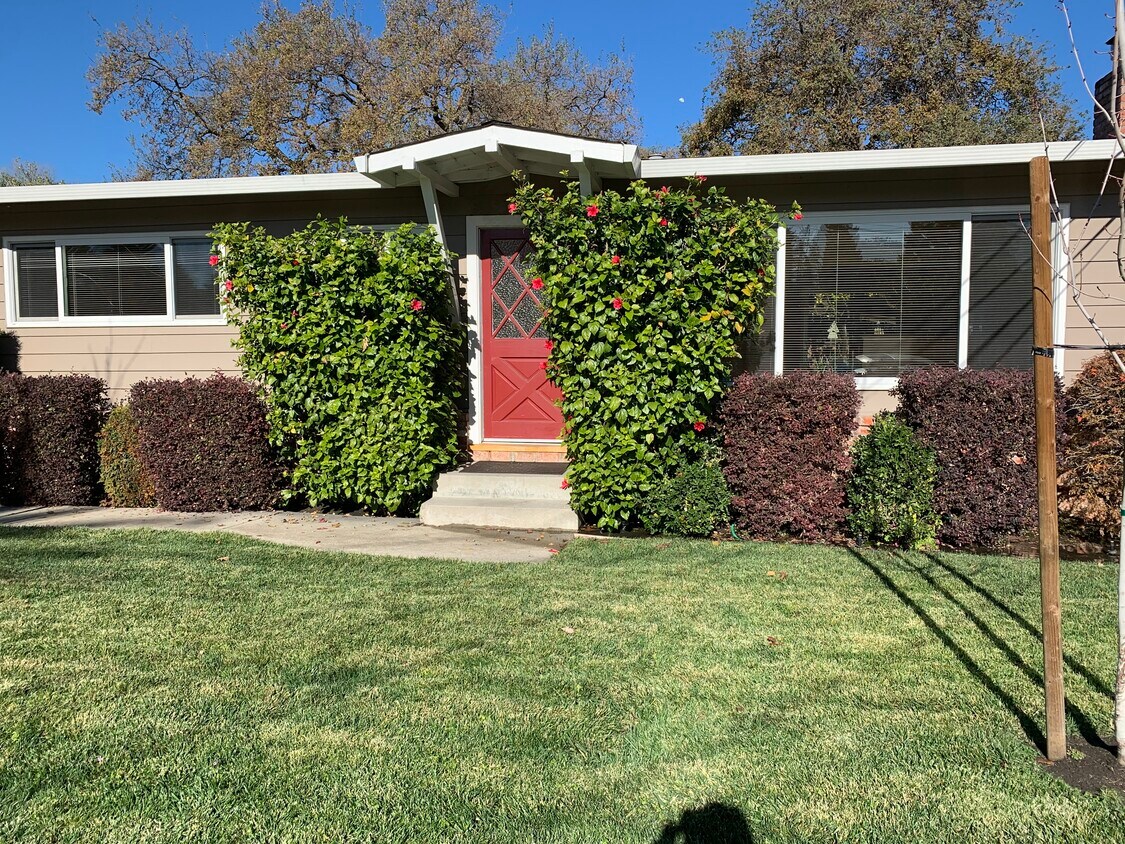 Foto principal - 1525 Hudson St