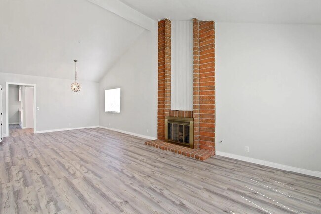 Building Photo - 148 N Roth Ln