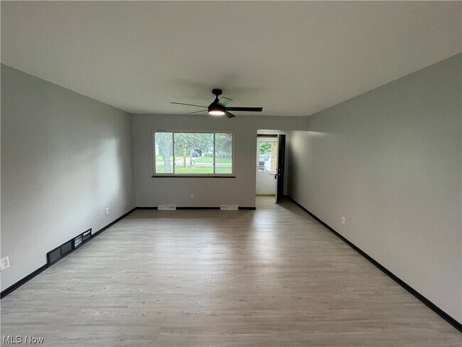 Building Photo - 9761 Fair Rd