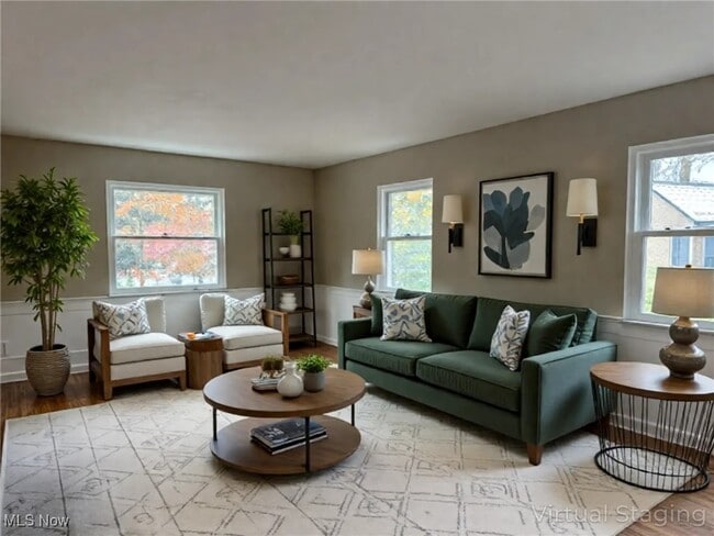 Foto del edificio - 8896 Spring Valley Dr