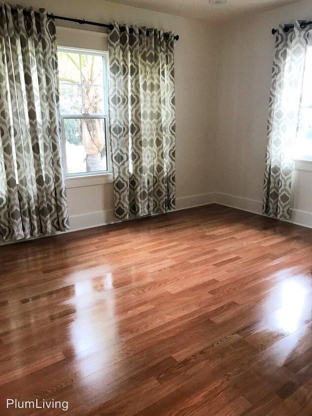 Foto principal - 975 E Orange Grove Blvd