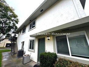 Building Photo - 2319 Saidel Dr