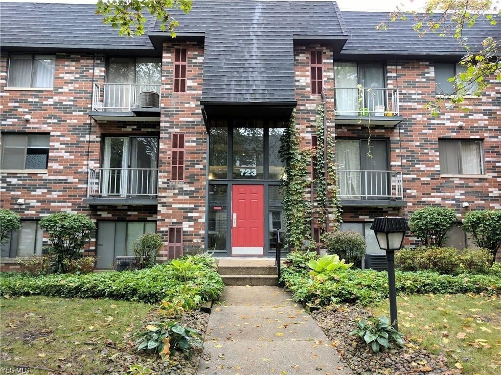 Foto principal - 723 W Main St