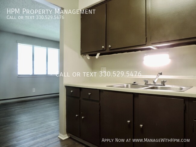 Foto del edificio - Updated One Bedroom! Cuyahoga Falls!!