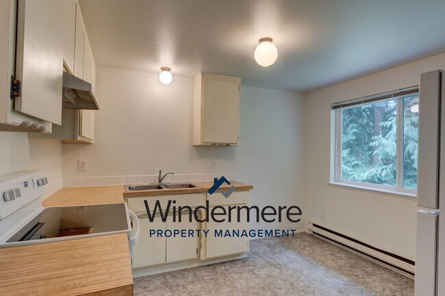 Building Photo - 4146 Kimberly Way