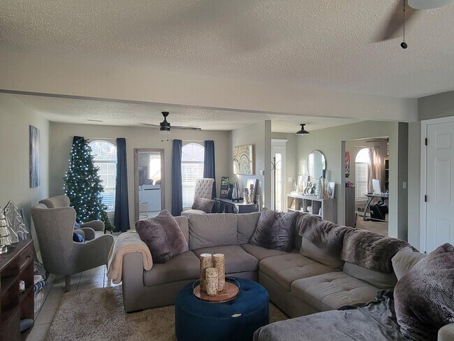 Foto del edificio - 3506 Chatham Dr