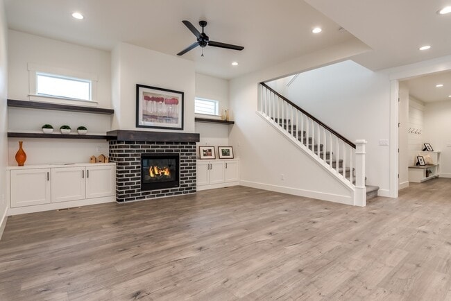 Building Photo - Modern Luxury in Cartwright Ranch: Your Dr...