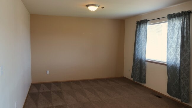 Building Photo - 220 Antles Ave