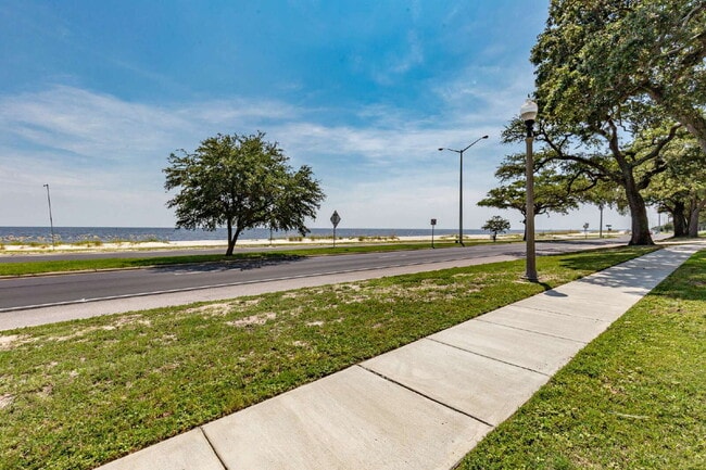 Photo - TDY Special! 1/1 fully furnished Apartment