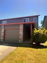 Building Photo - 2607 S Cloverleaf Loop