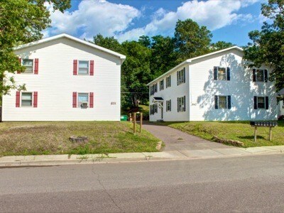 Primary Photo - 847 N Hastings Way