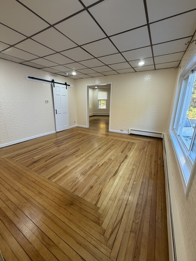Building Photo - 28 Hermitage Ln