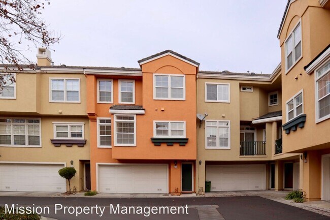 Building Photo - 3 br, 2.5 bath House - 3731 Langdon Cmn