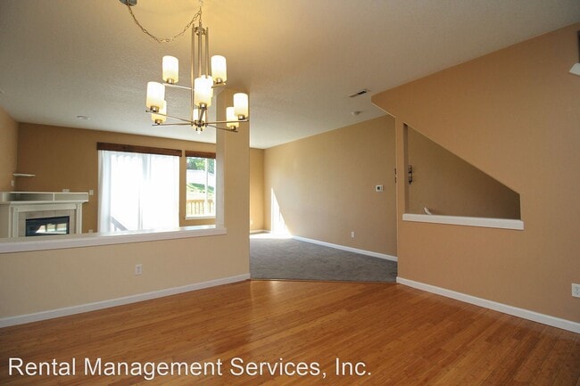 Building Photo - 2 br, 2 bath House - 21410 NE Rosewood Dr