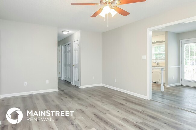 Building Photo - 208 Redberry Dr