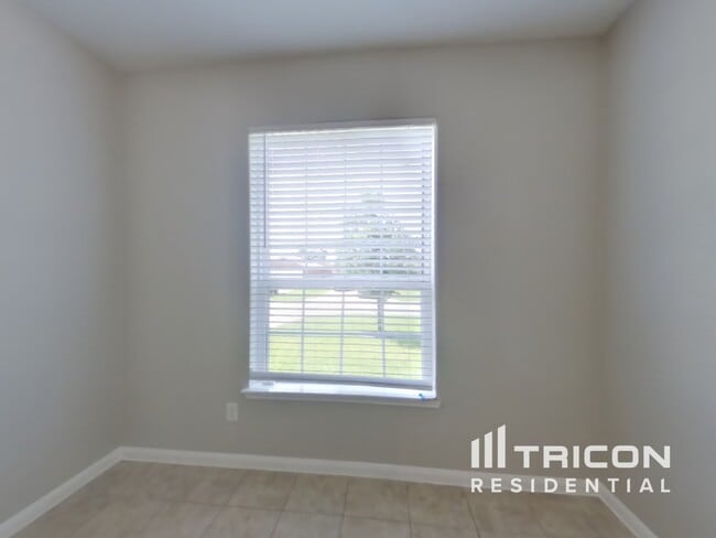 Building Photo - 10823 Spring Brook Pass Dr