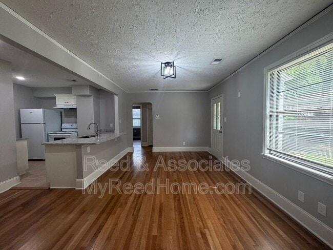 Building Photo - 743 Shotwell St