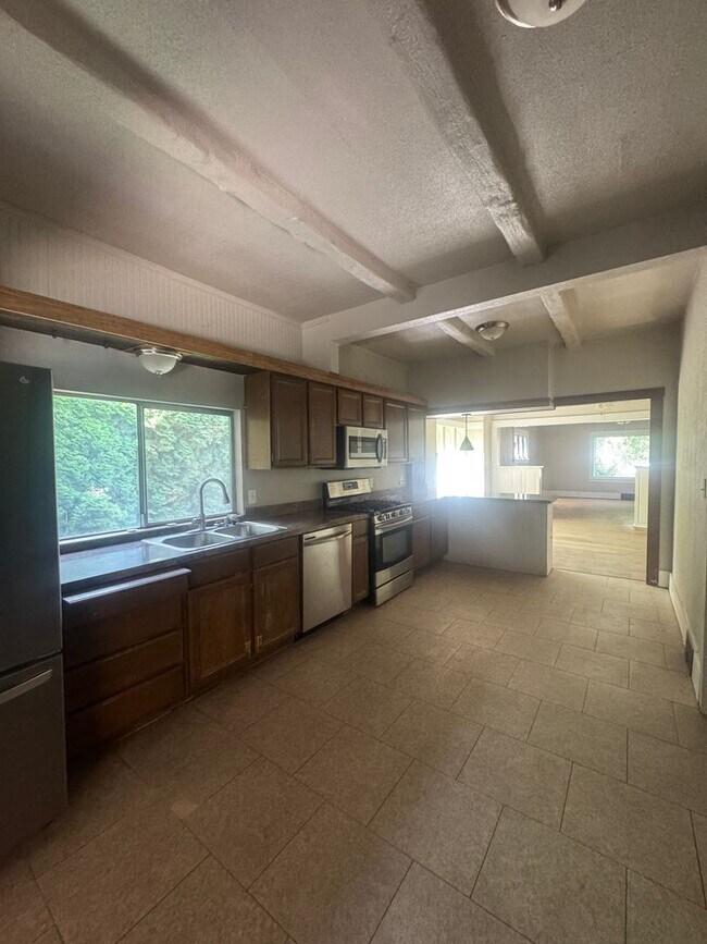 Building Photo - Non-Refundable & Security Deposit Total: $...