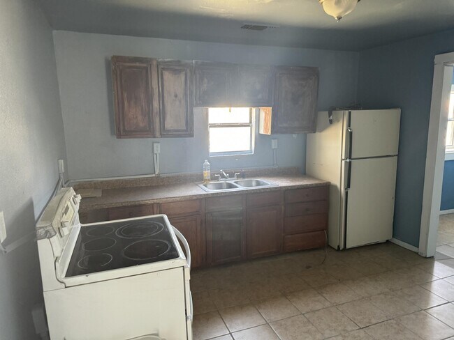 Foto del edificio - 910 W 13th St