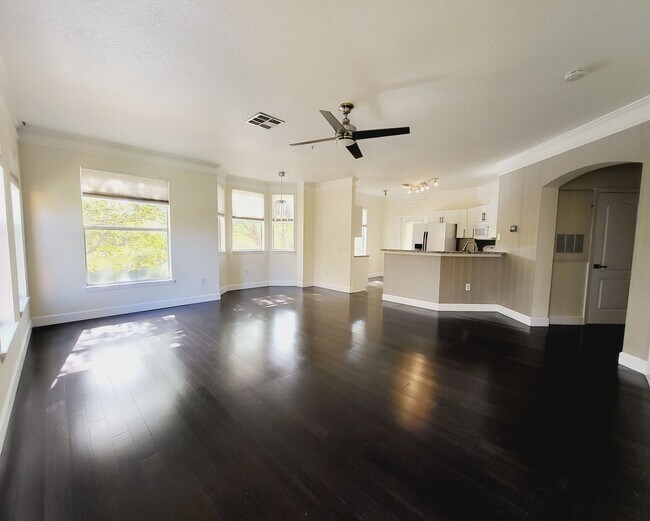 Foto del edificio - Stunning 2/2 Condo For Rent in Mirabella - Superb Location!