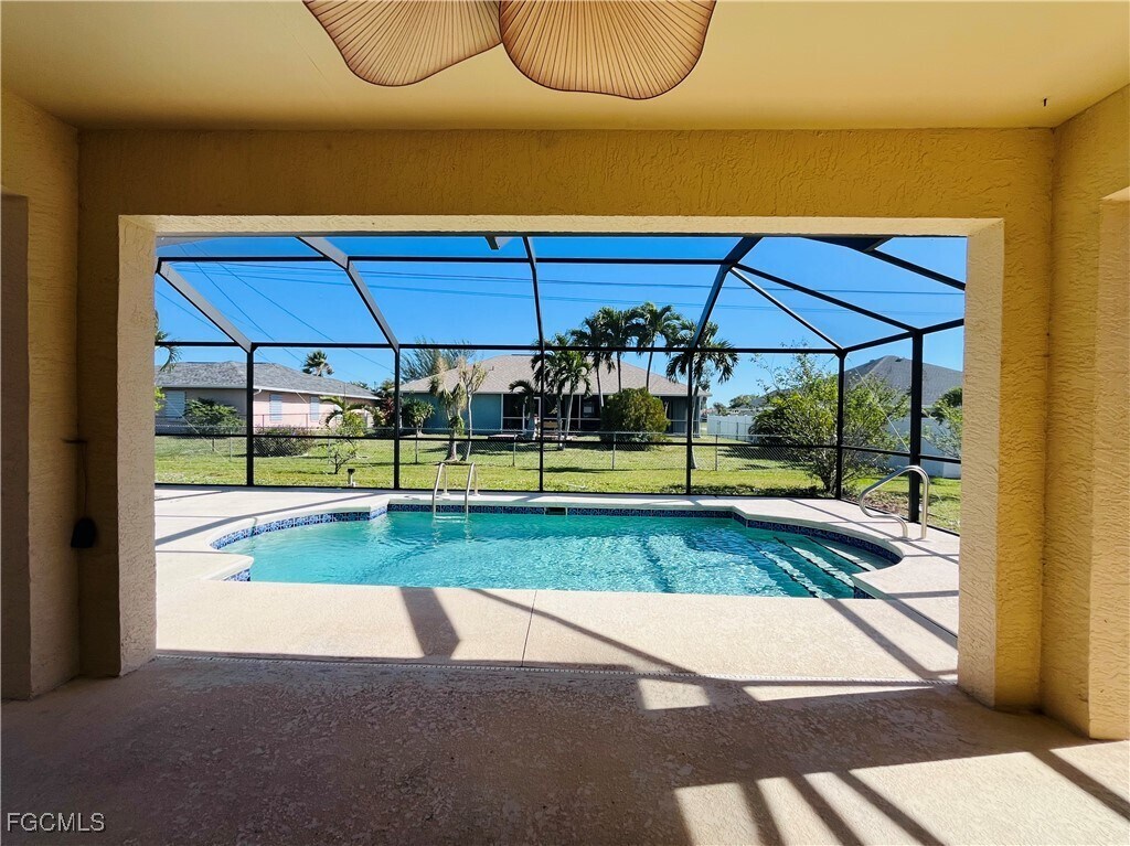 Foto principal - 3325 SW 15th Ave
